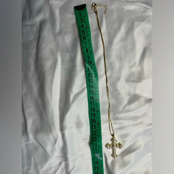 Eva Pearl Cross Gold Necklace - Picture 6 of 6